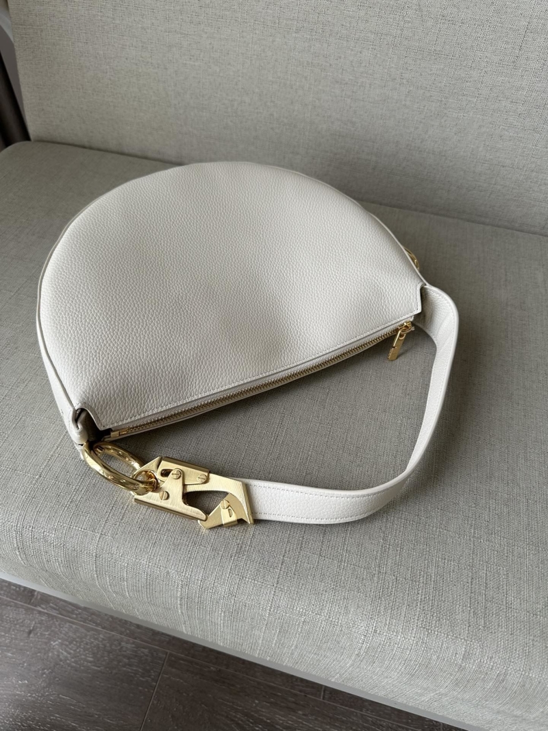 Bv*b*rry hobo bags